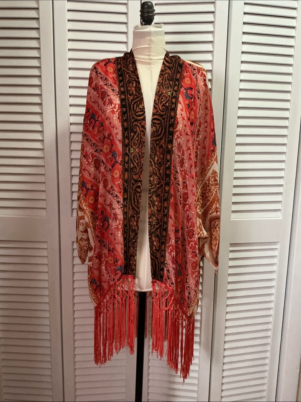 entro Vibrant Coral and Purple Patterned Kimono